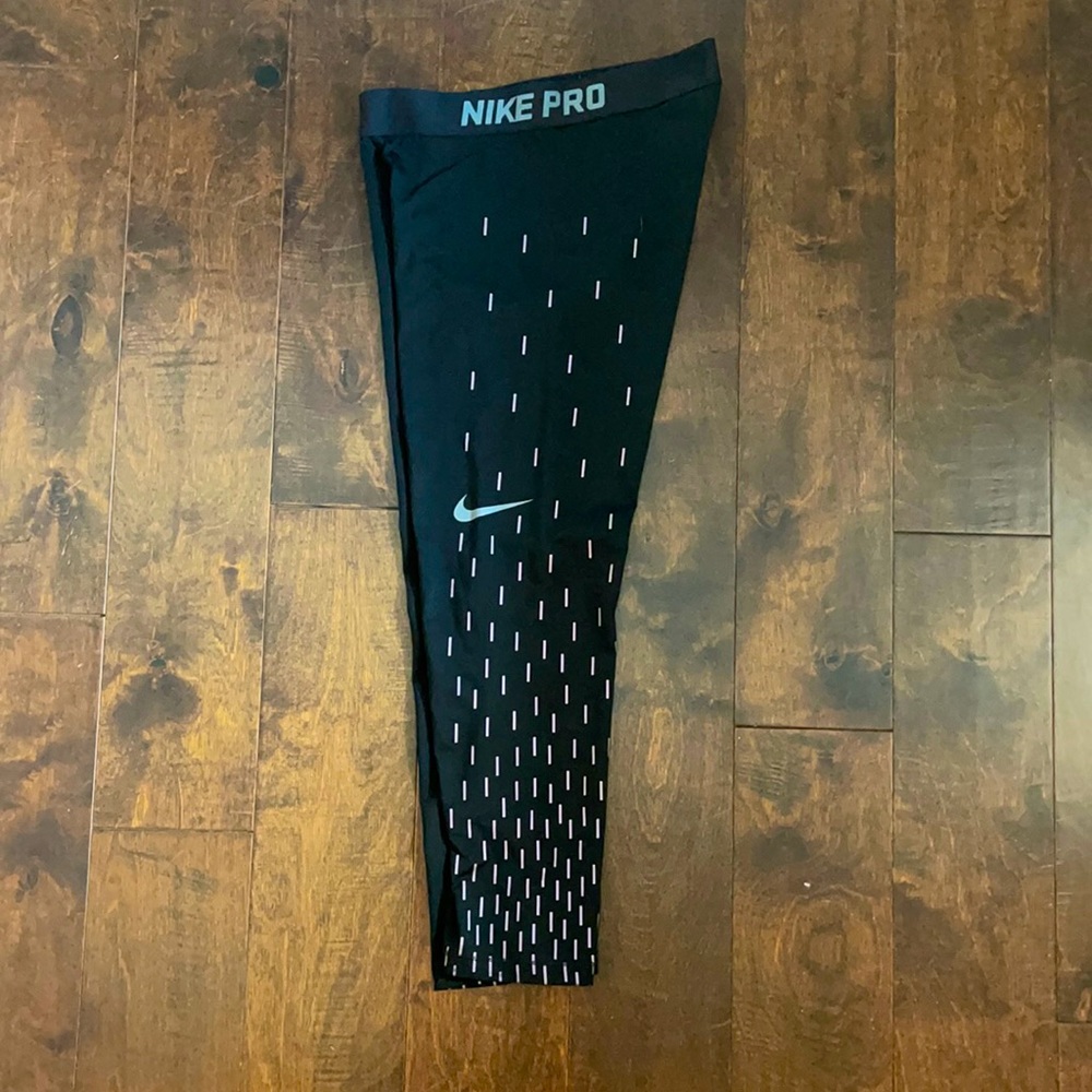 Nike Women’s Capri Workout Pants size Small